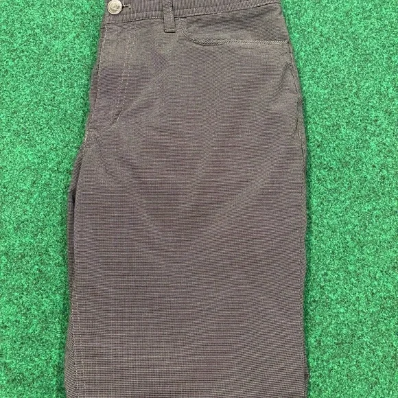 English Laundry 32x30 - Picture 2 of 5